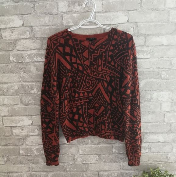 Forever 21 Pullover - Picture 2 of 4